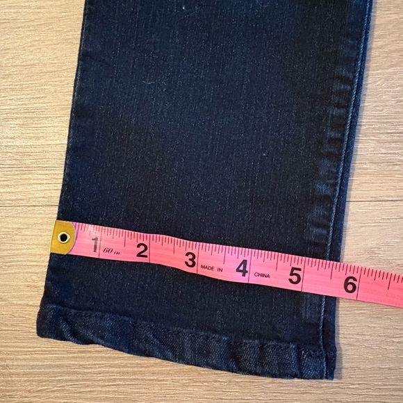 Democracy “Ab”solution Jeans - Picture 11 of 11